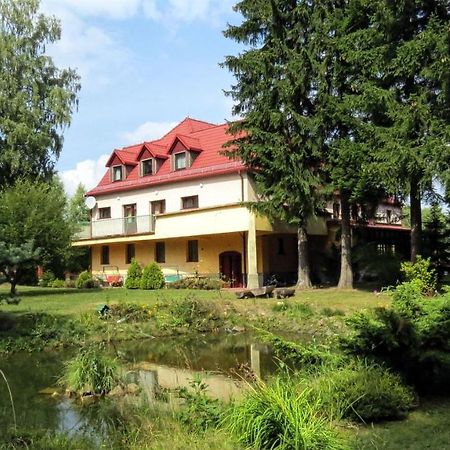 Zadrna Rezydencja Aparthotel Chelmsko Slaskie ภายนอก รูปภาพ