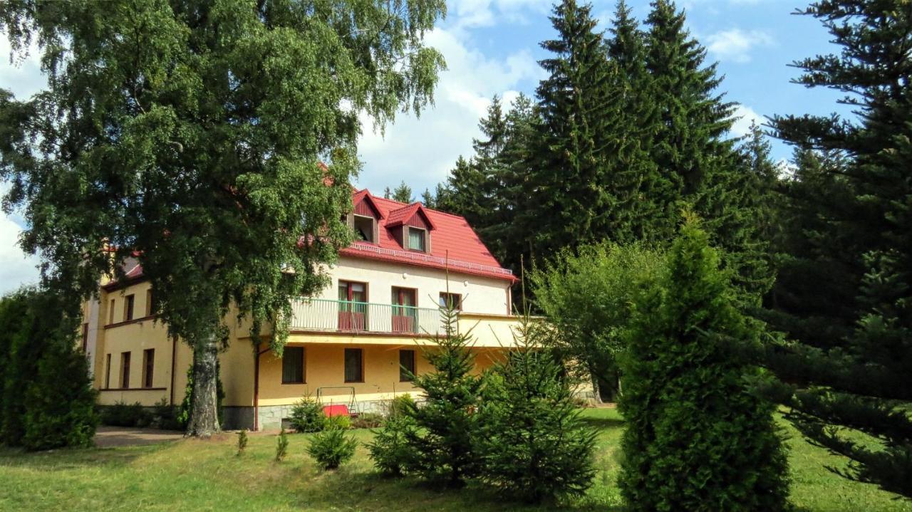 Zadrna Rezydencja Aparthotel Chelmsko Slaskie ภายนอก รูปภาพ