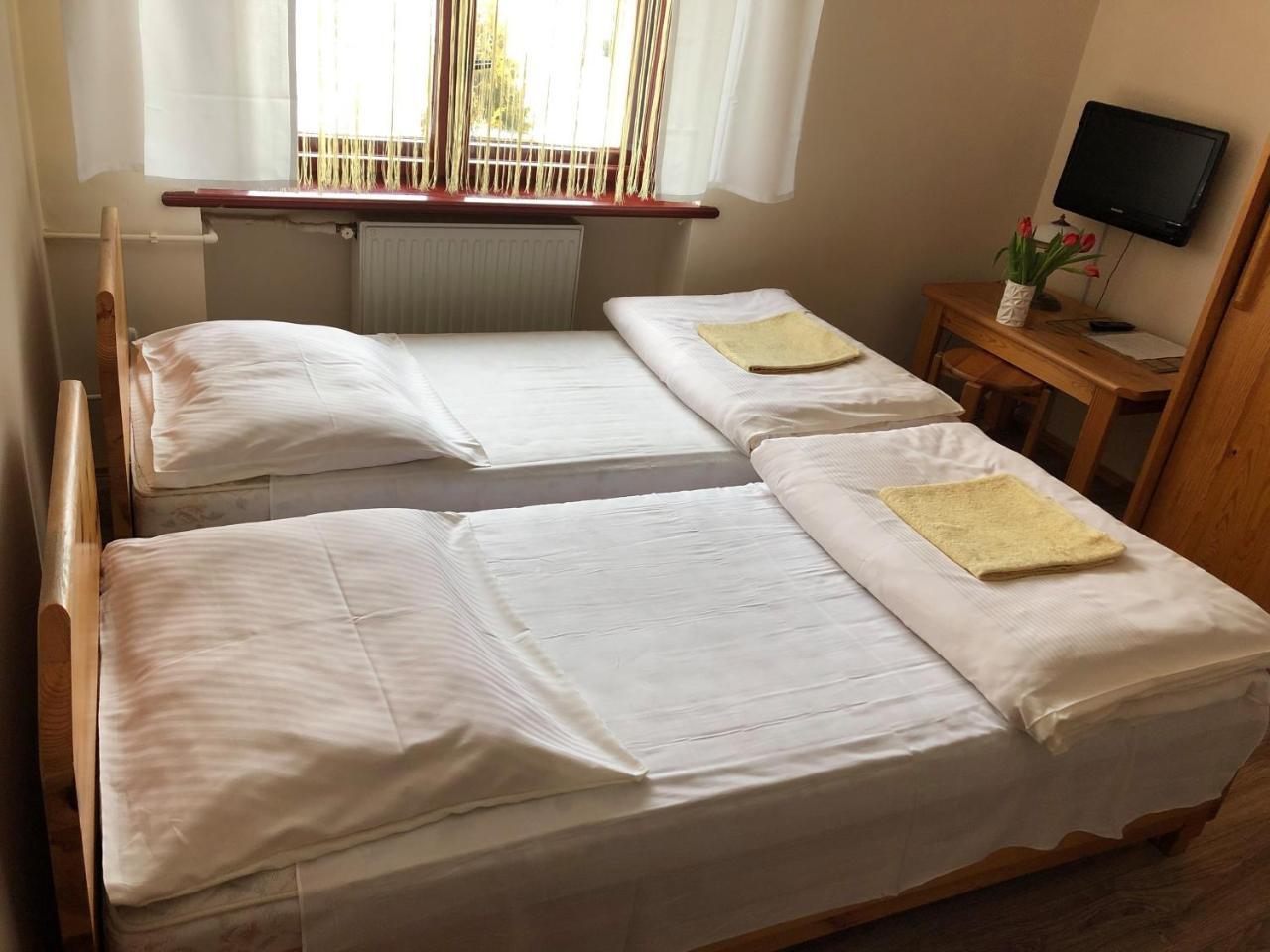 Zadrna Rezydencja Aparthotel Chelmsko Slaskie ภายนอก รูปภาพ